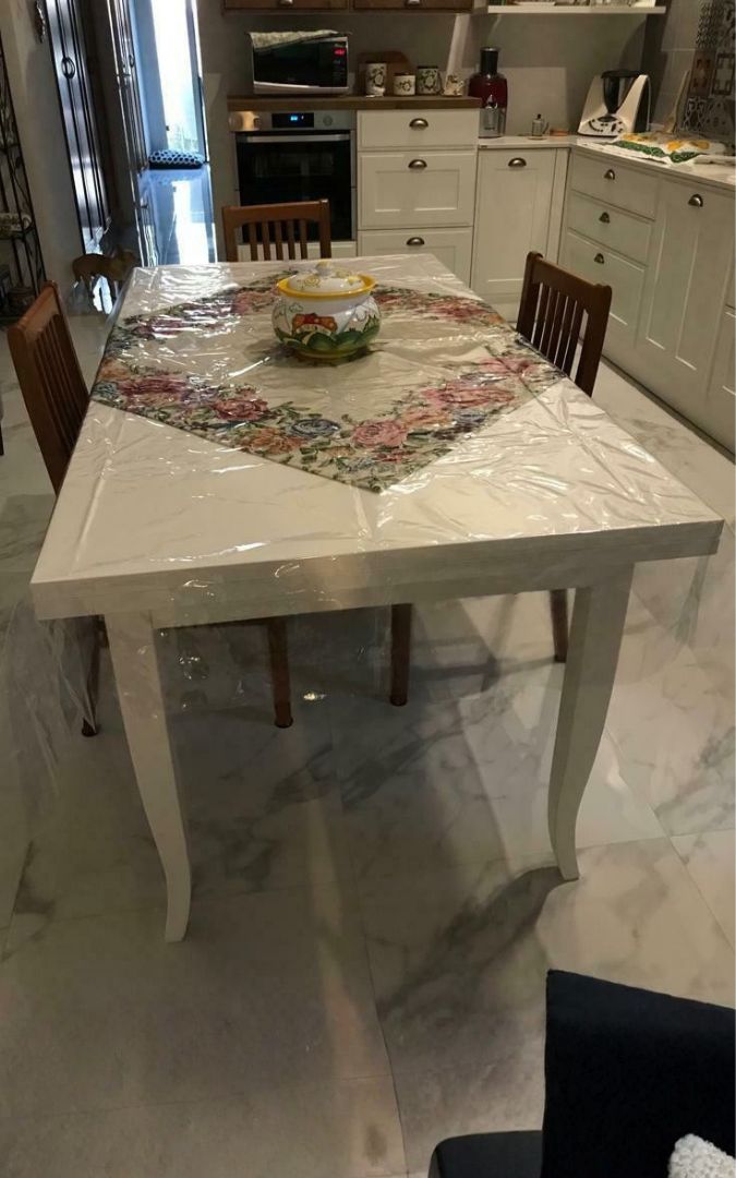 Tavolo da pranzo allungabile bianco, design curato Arte Povera